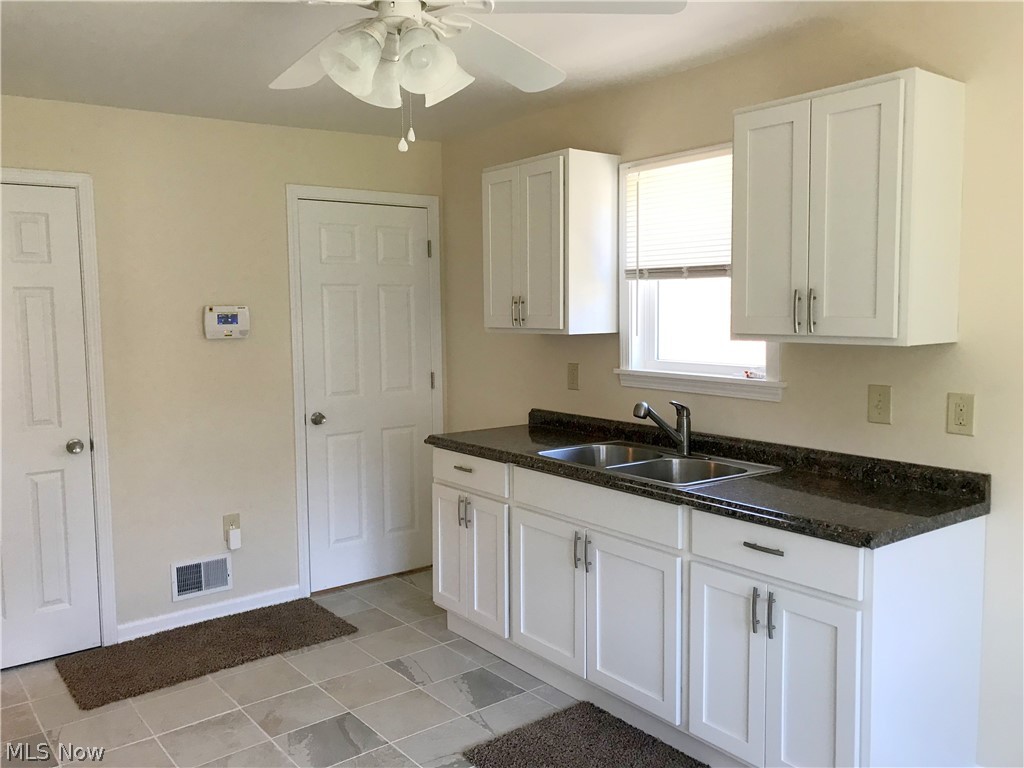 3774 Colony Road Cleveland, OH 44118 - Photo 5 of 35