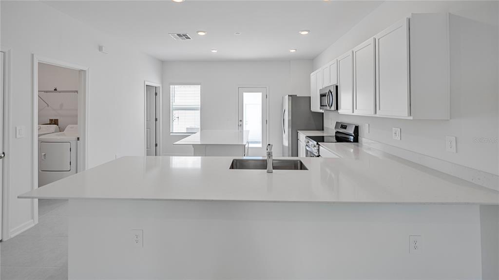2136 Rider Rain Lane Apopka, FL 32703 - Photo 8 of 25