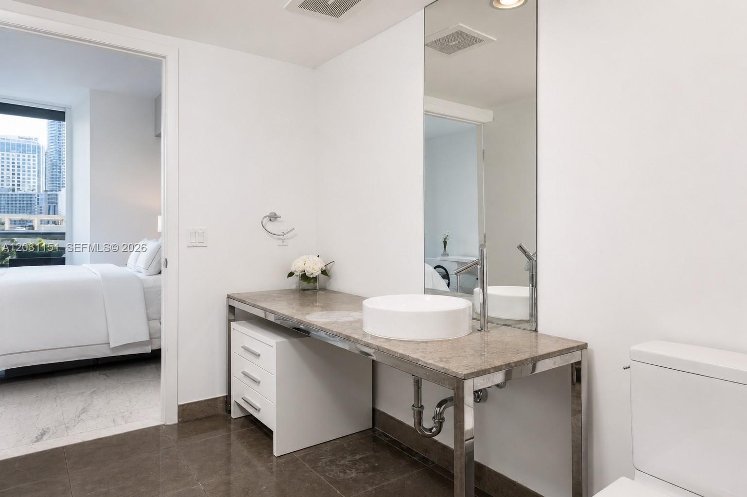 495 Brickell Avenue, Unit 705 Miami, FL 33131 - Photo 12 of 15