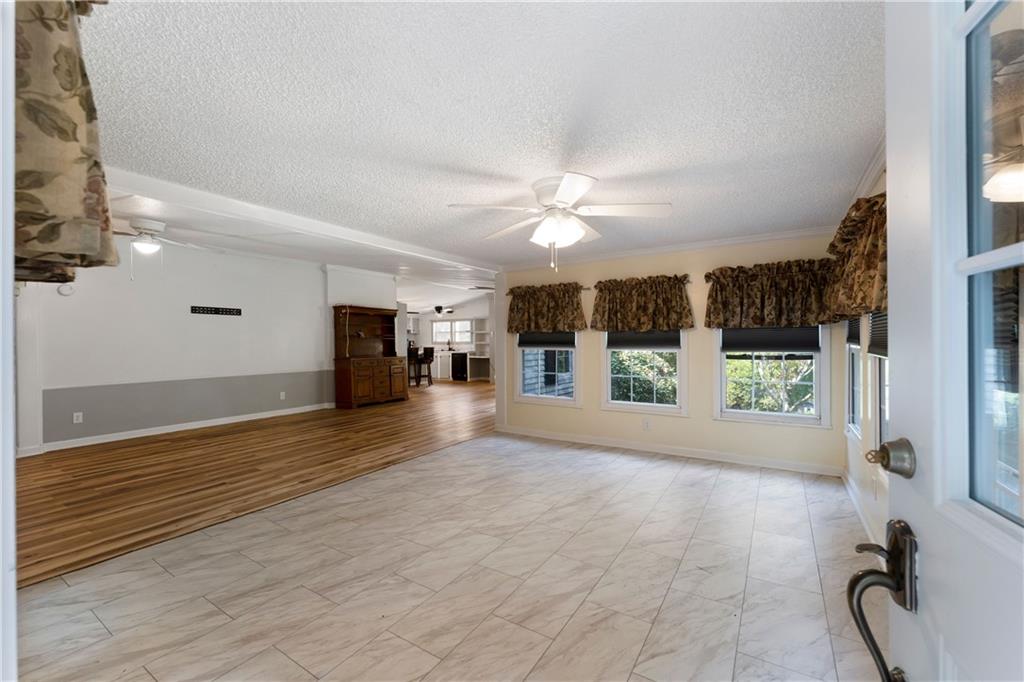 204 Simpson Circle Northeast Cartersville, GA 30121 - Photo 4 of 27