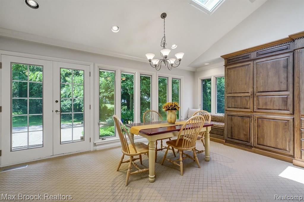 645 Lone Pine Road Bloomfield Hills, MI 48304 - Photo 15 of 34