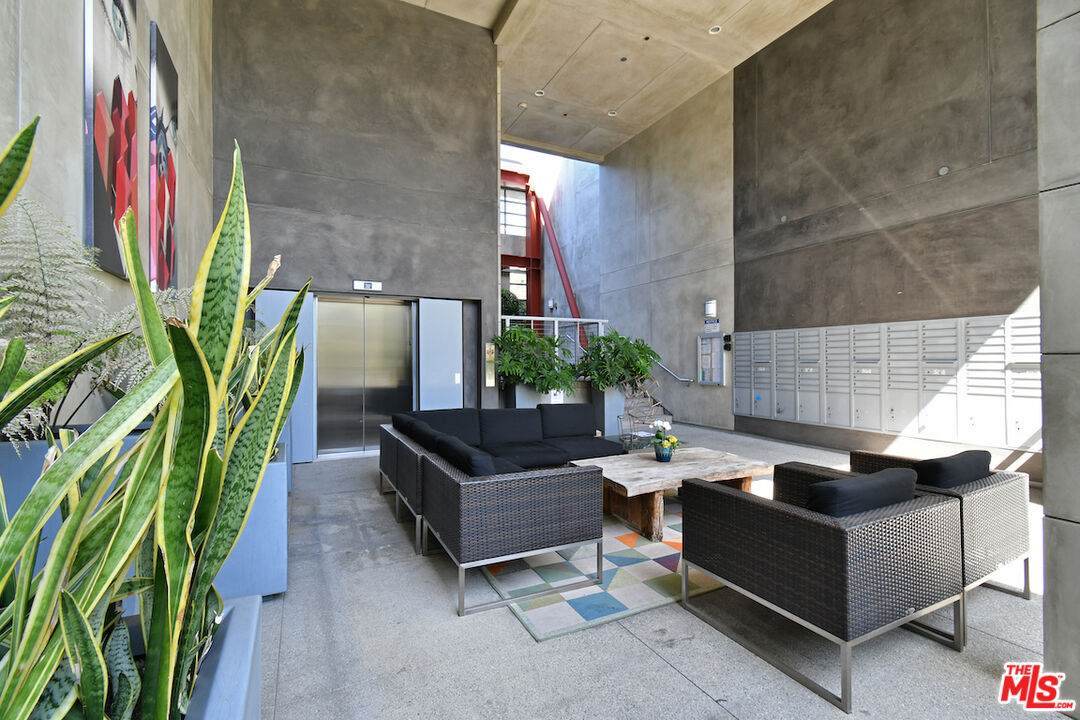 11500 Tennessee Avenue, Unit 107 Los Angeles, CA 90064 - Photo 3 of 51