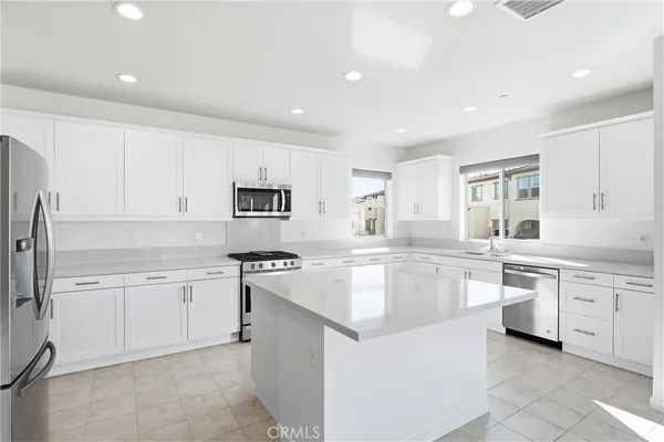 $1,095,000 | 201 Mountain Sage, Lake Forest, CA 92610