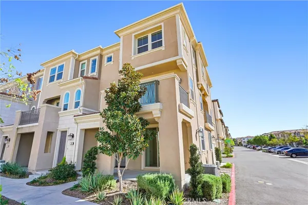 $1,095,000 | 201 Mountain Sage, Lake Forest, CA 92610