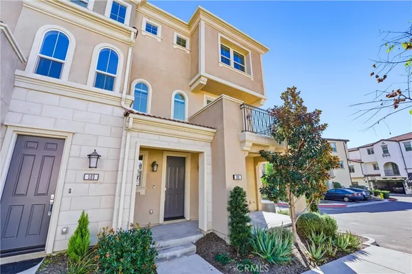 $1,095,000 | 201 Mountain Sage, Lake Forest, CA 92610