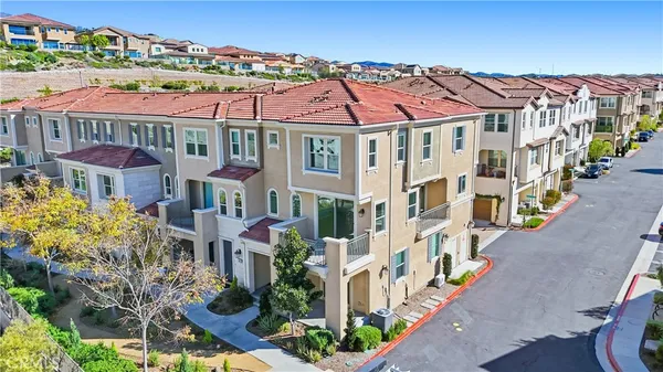 $1,095,000 | 201 Mountain Sage, Lake Forest, CA 92610