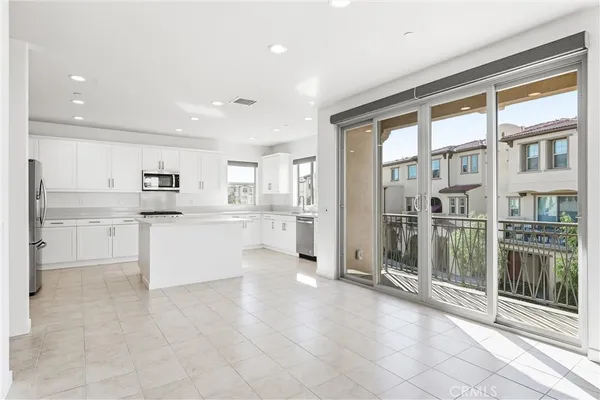 $1,095,000 | 201 Mountain Sage, Lake Forest, CA 92610