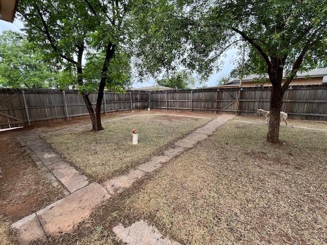 901 East Burnside Street Rotan, TX 79546 - Photo 32 of 37