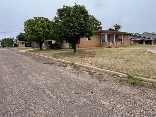 901 East Burnside Street Rotan, TX 79546 - Photo 5 of 37