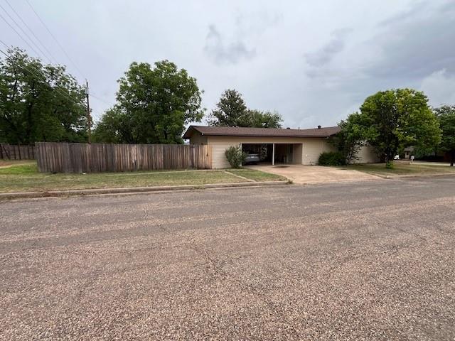 901 East Burnside Street Rotan, TX 79546 - Photo 6 of 37