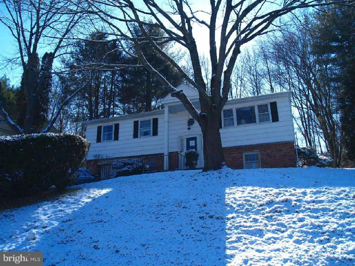 341 Golf Hills Road Havertown, PA 19083 - Photo 2 of 25