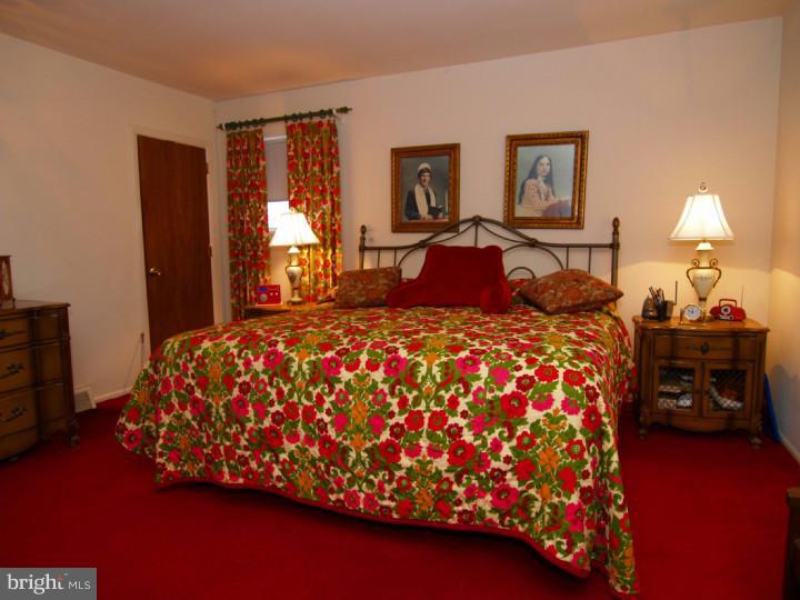 341 Golf Hills Road Havertown, PA 19083 - Photo 13 of 25