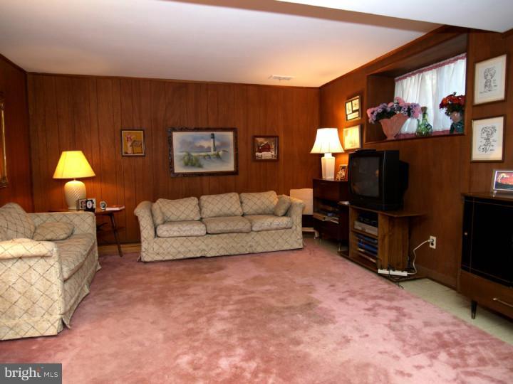 341 Golf Hills Road Havertown, PA 19083 - Photo 21 of 25