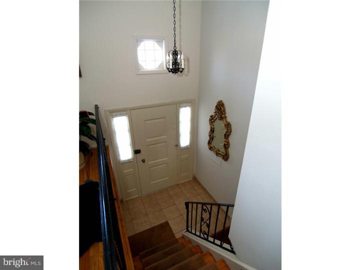 341 Golf Hills Road Havertown, PA 19083 - Photo 4 of 25