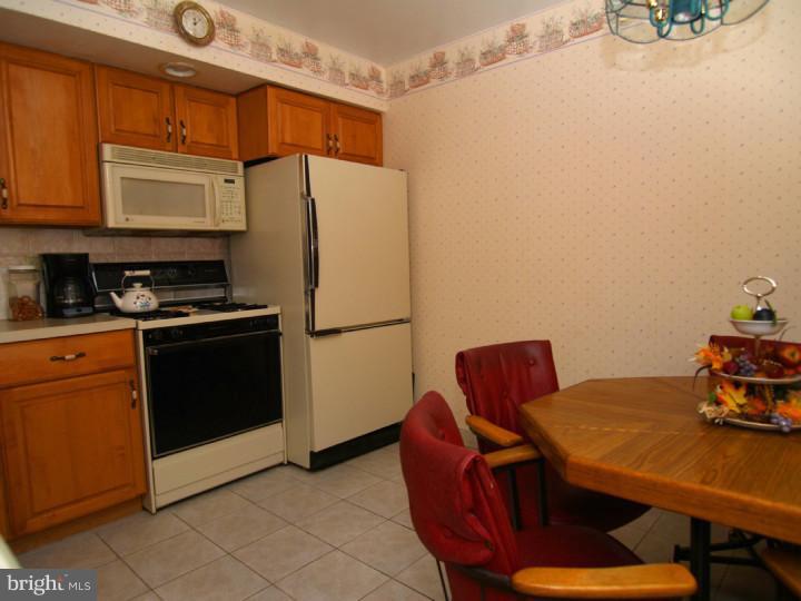 341 Golf Hills Road Havertown, PA 19083 - Photo 9 of 25