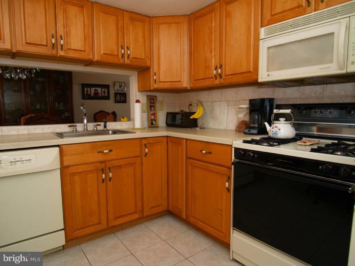 341 Golf Hills Road Havertown, PA 19083 - Photo 10 of 25