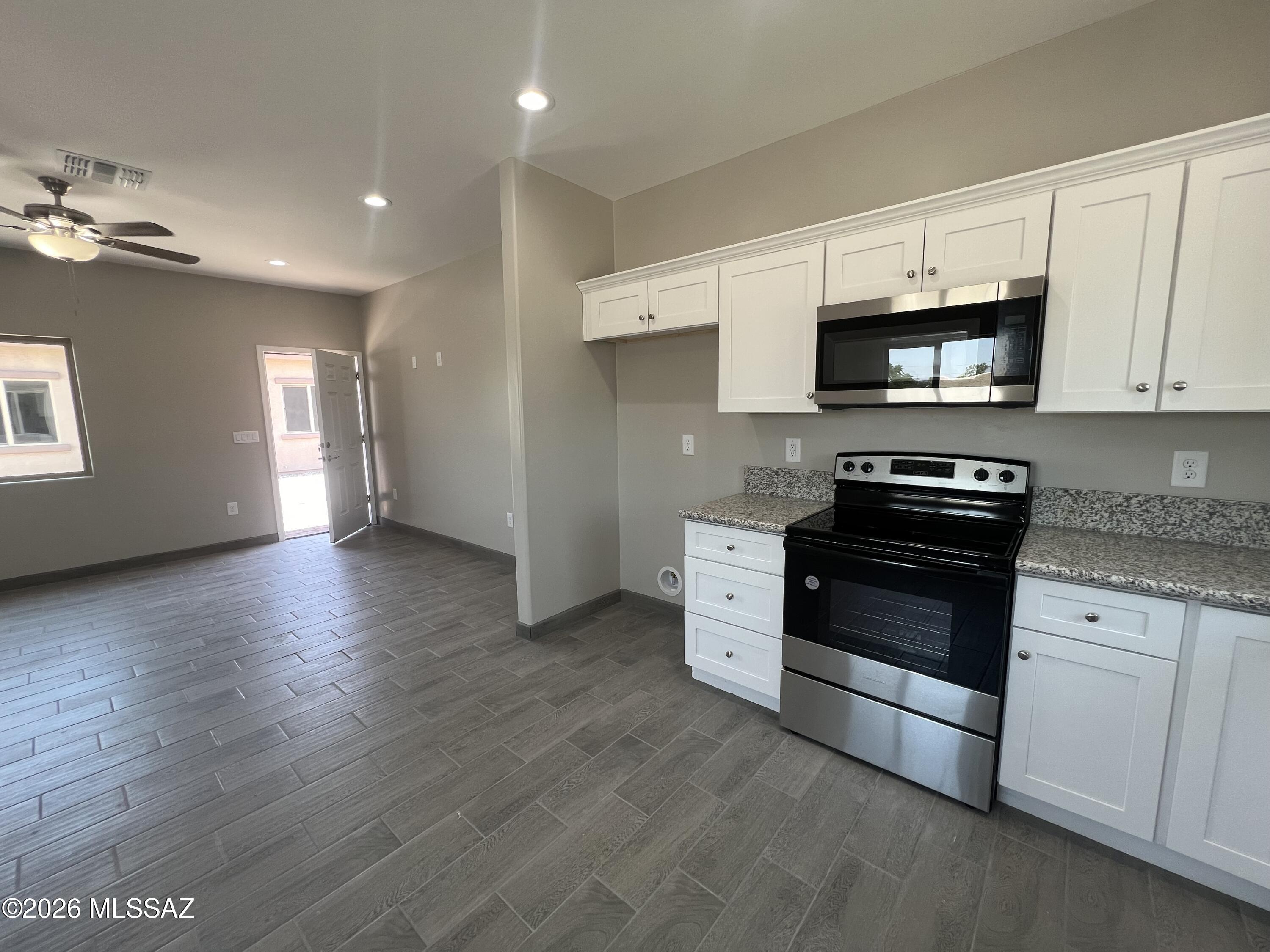 808 East 35th Street, Unit 1 Tucson, AZ 85713 - Photo 5 of 20 IMG_0570