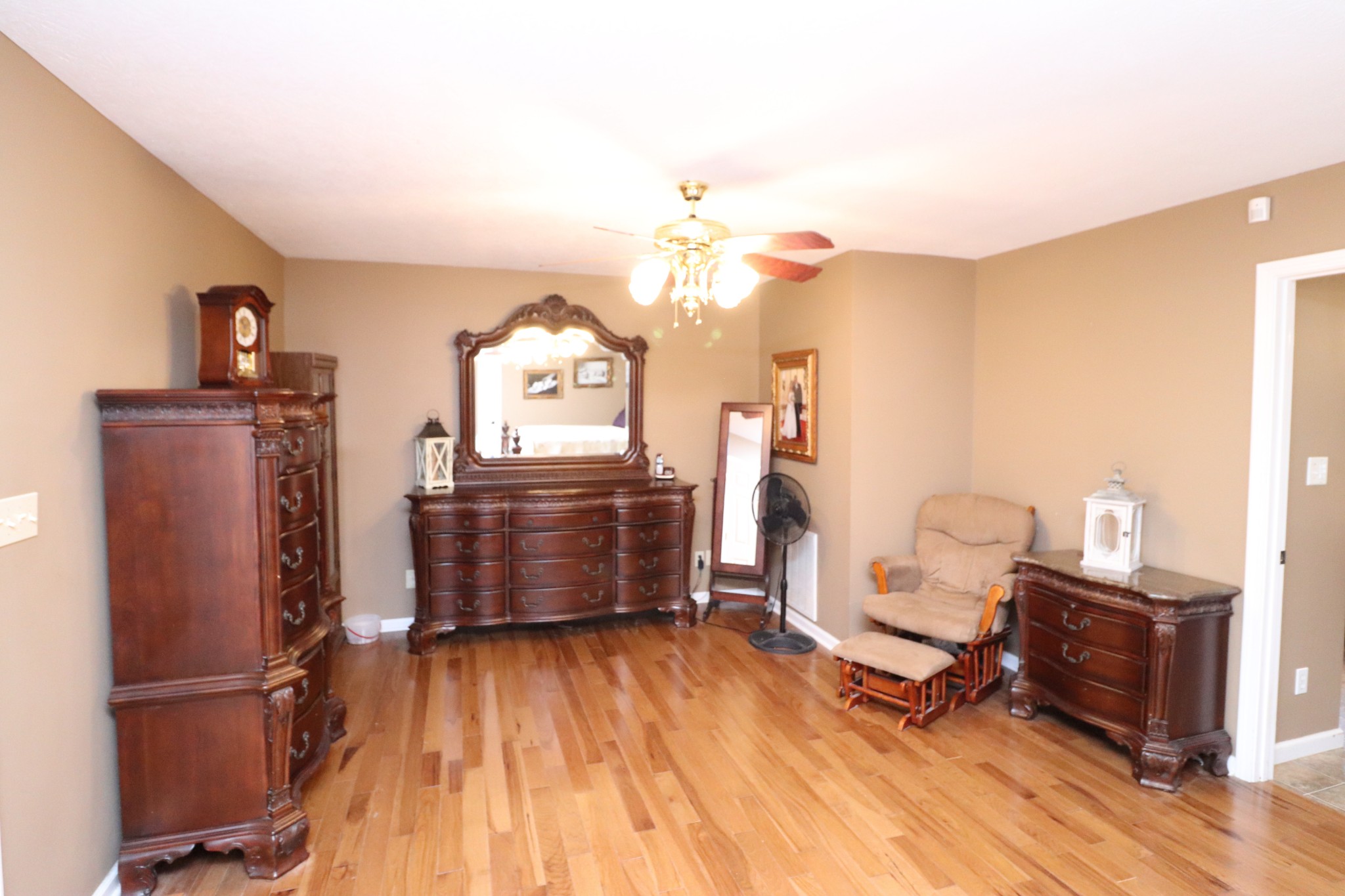 4753 Akersville Road Lafayette, TN 37083 - Photo 16 of 50 a view of a workspace room with wooden floor