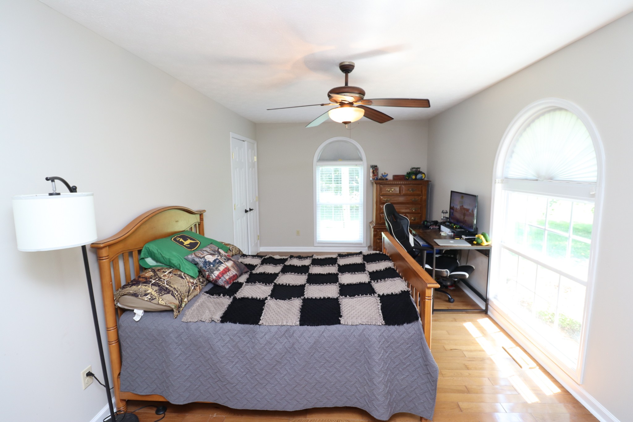 4753 Akersville Road Lafayette, TN 37083 - Photo 24 of 50 a living room with furniture and a floor to ceiling window