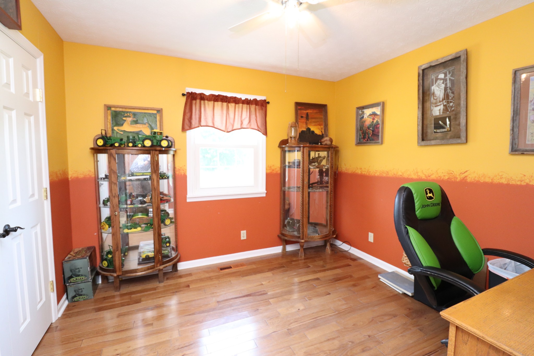 4753 Akersville Road Lafayette, TN 37083 - Photo 29 of 50 a view of a room with gym equipment