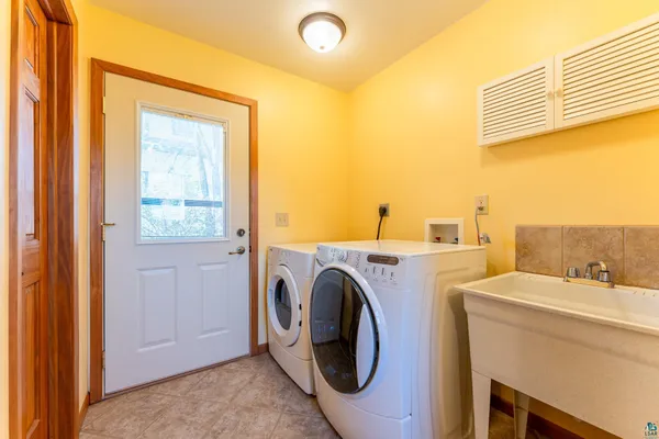 $216,000 | 313 East Chapman Street, Ely, MN 55731