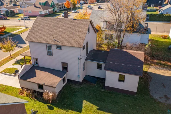 $216,000 | 313 East Chapman Street, Ely, MN 55731