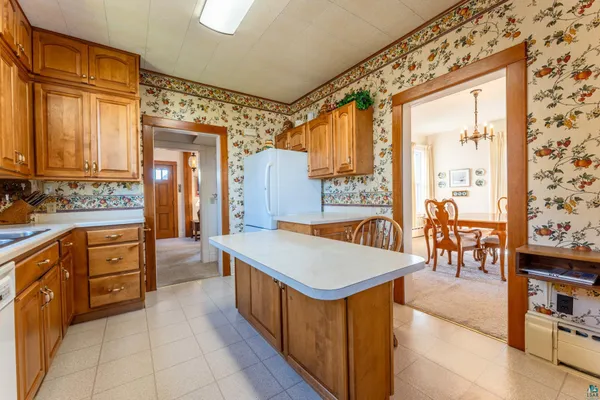 $216,000 | 313 East Chapman Street, Ely, MN 55731