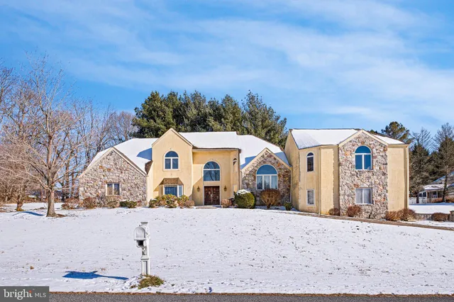 $439,900 | 8 Lakewood Circle, Newark, DE 19711