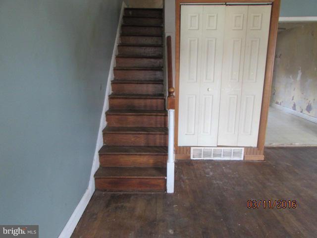424 Old Riverside Road Baltimore, MD 21225 - Photo 2 of 7 Interior (General)