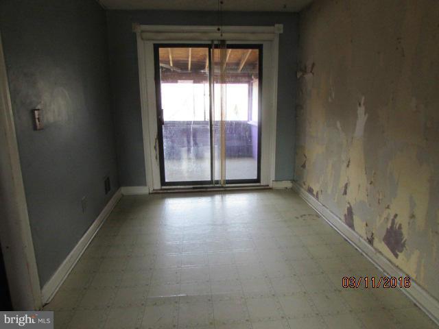 424 Old Riverside Road Baltimore, MD 21225 - Photo 4 of 7 Dining Room