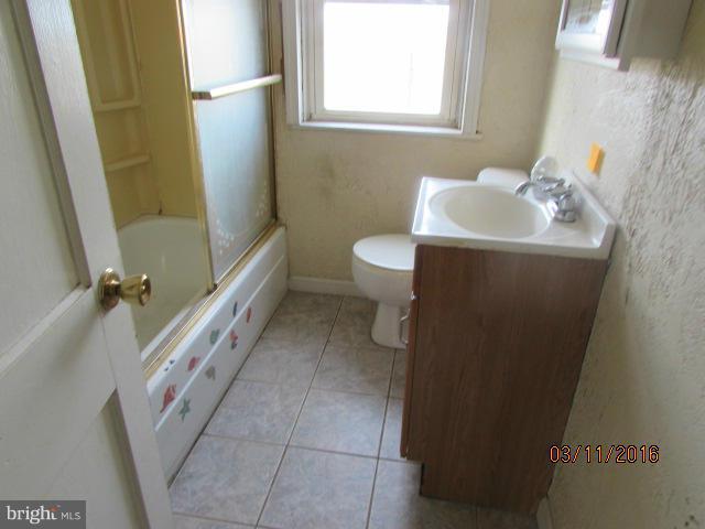 424 Old Riverside Road Baltimore, MD 21225 - Photo 7 of 7 Bath