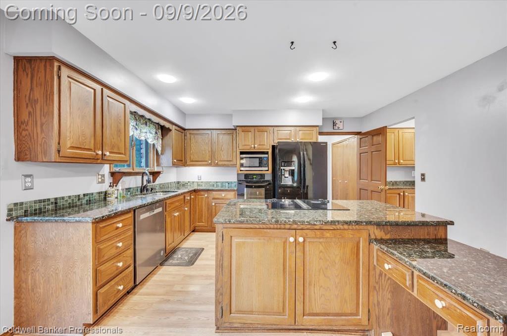 1405 McKail Road Leonard, MI 48367 - Photo 9 of 46 Gallery Image 9