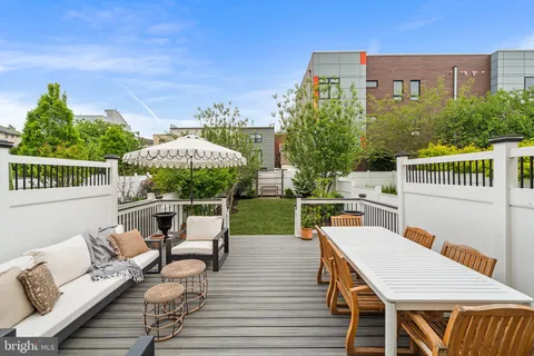 $875,000 | 517 Carpenter Street, Philadelphia, PA 19147