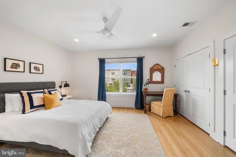 $875,000 | 517 Carpenter Street, Philadelphia, PA 19147