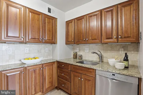 $329,000 | 4301 Massachusetts Avenue Northwest, Unit 8007, Washington, DC 20016