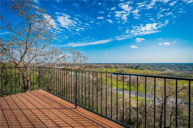 $3,300 | 2803 Crest Avenue, Unit A, Austin, TX 78702
