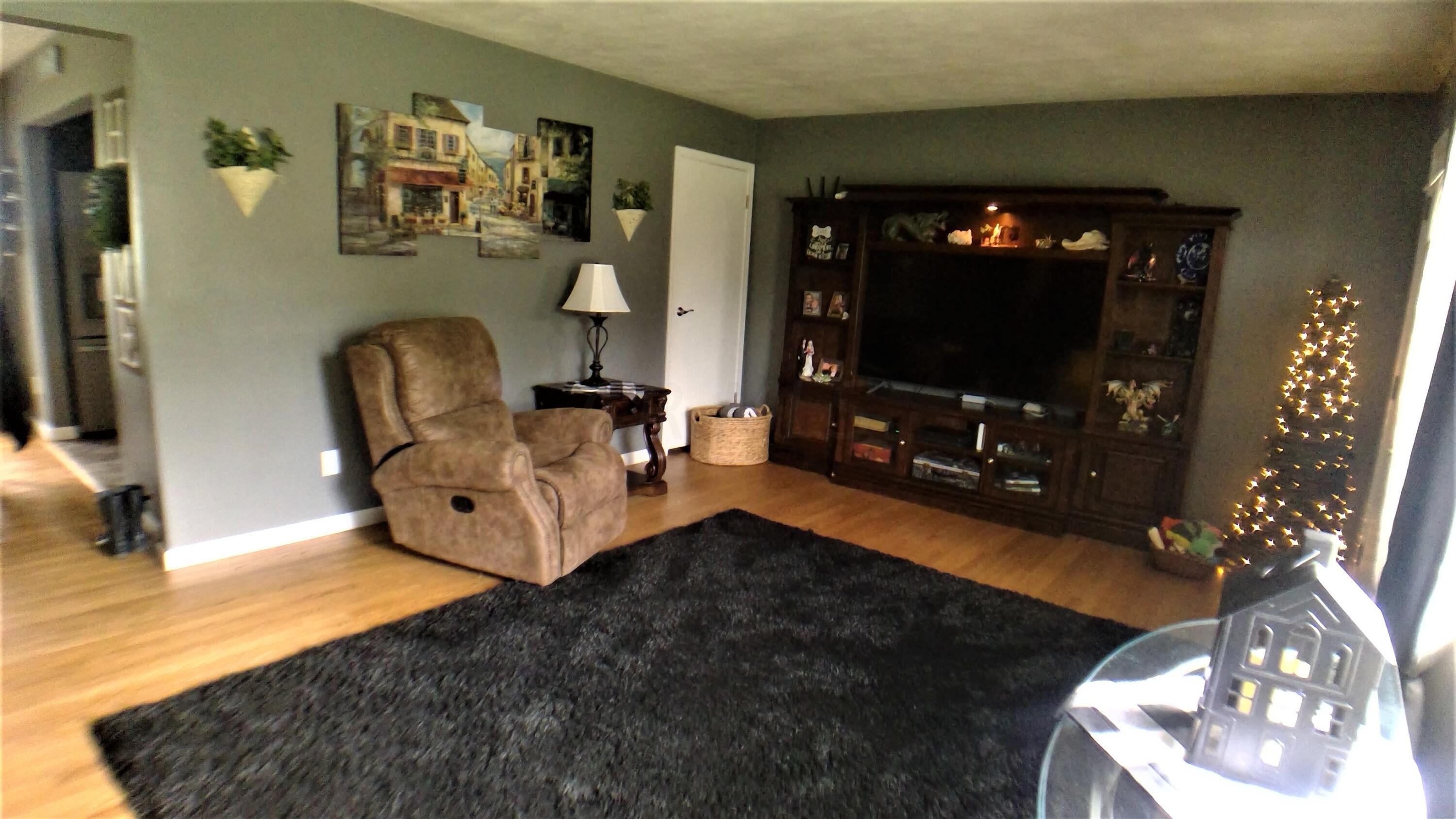 2328 Derr Road Springfield, OH 45503 - Photo 13 of 32 WIN_20220507_14_48_44_Pro (2)