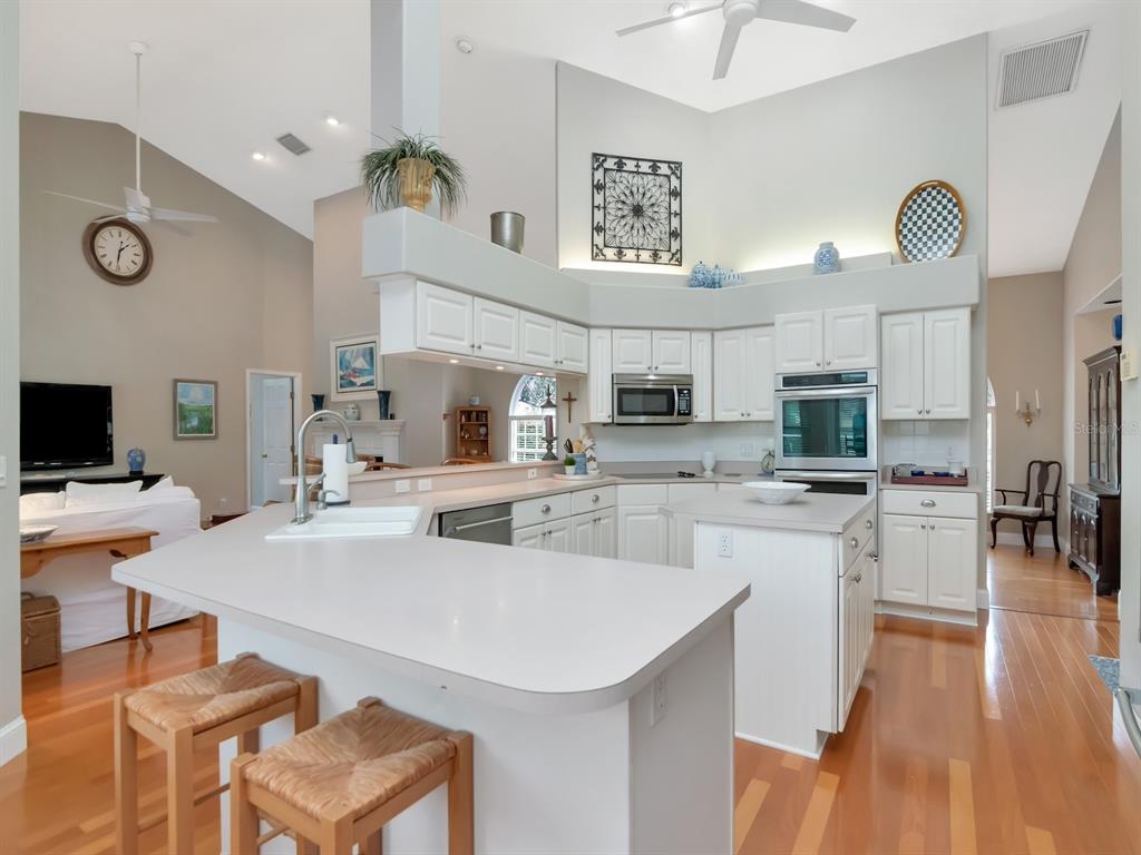 5201 Silverado Way Valrico, FL 33596 - Photo 15 of 65