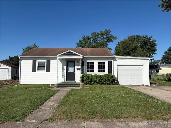 $159,900 | 713 Flintridge Drive, Fairborn, OH 45324