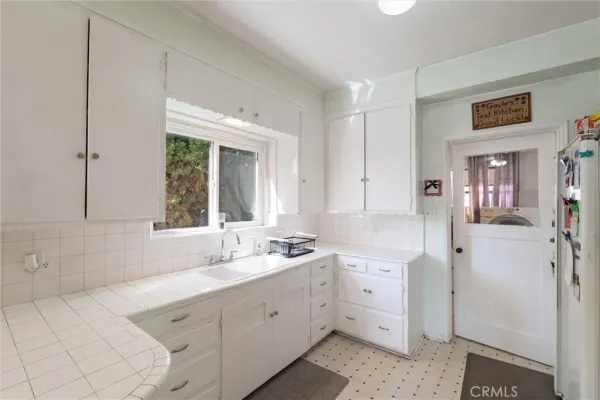 $1,800,000 | 3711 Lemon Avenue, Long Beach, CA 90807