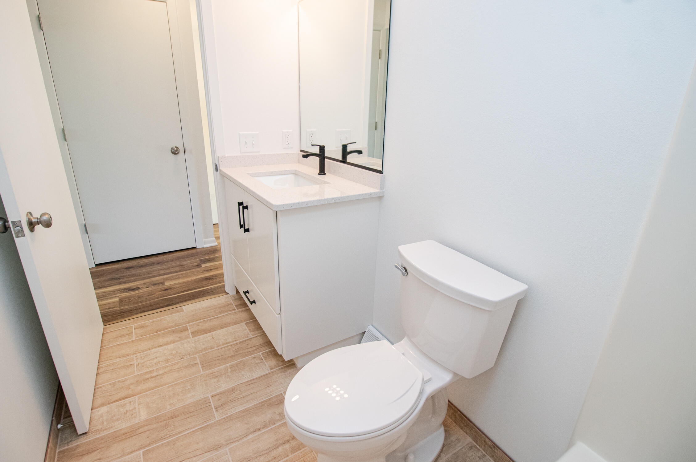 1410 South River Road New Berlin, WI 53151 - Photo 24 of 41 Upper Level Bath