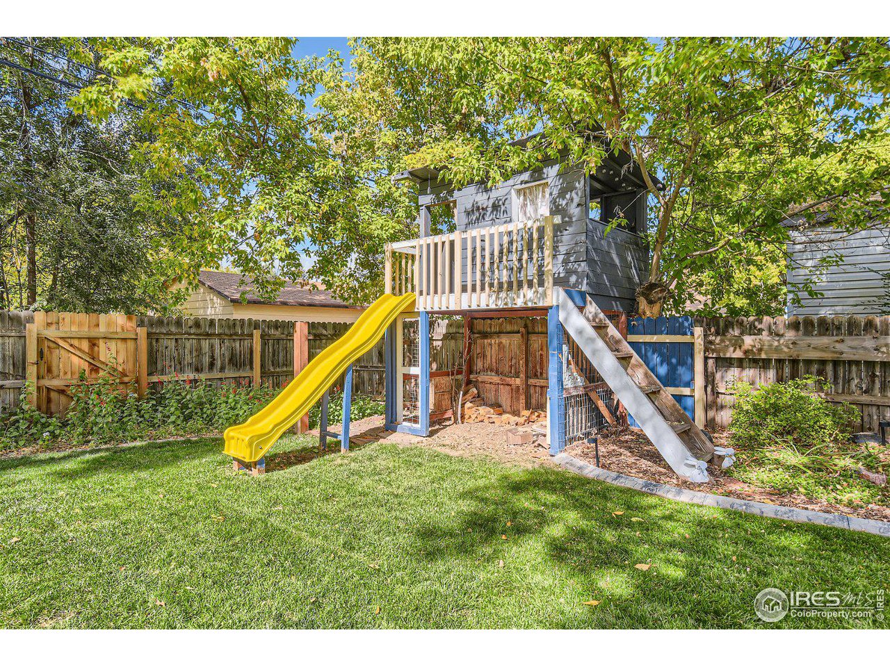 321 North Meldrum Street Fort Collins, CO 80521 - Photo 39 of 40 a view of a house with a park