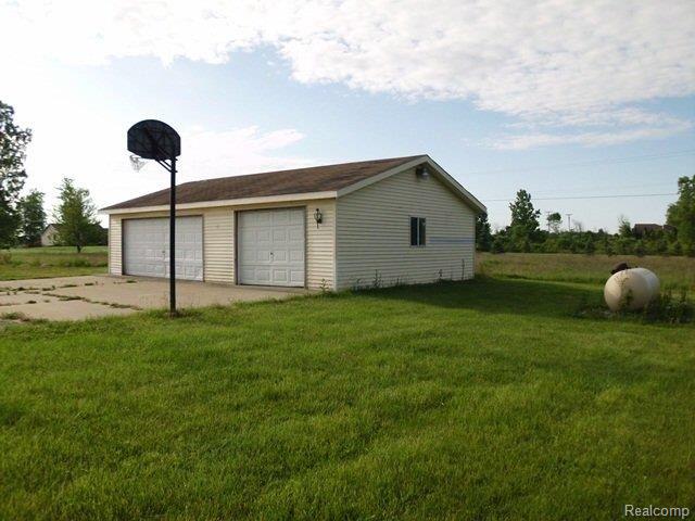 74979 Mackey Road Richmond, MI 48062 - Photo 3 of 15 261-911722-garage.JPG
