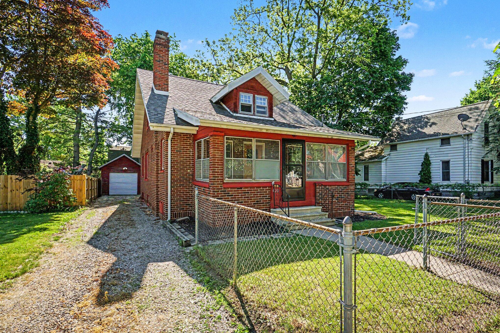 831 Bush Street Jackson, MI 49202 - Photo 2 of 25 002_file_2684