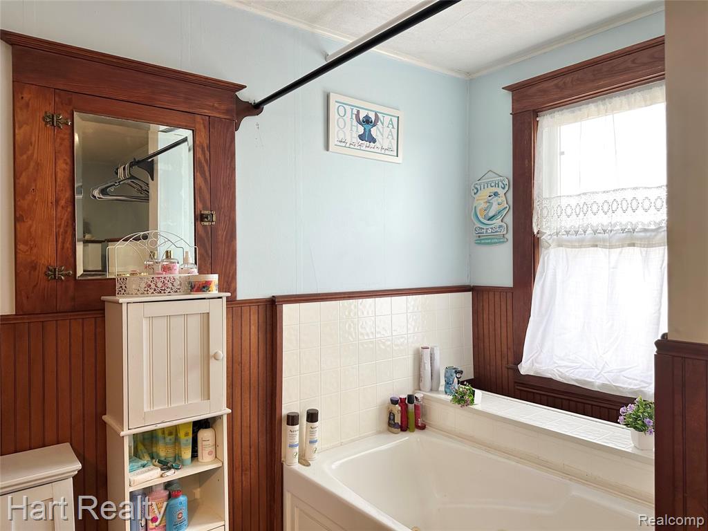 1083 South Van Buren Road Reese, MI 48757 - Photo 8 of 33