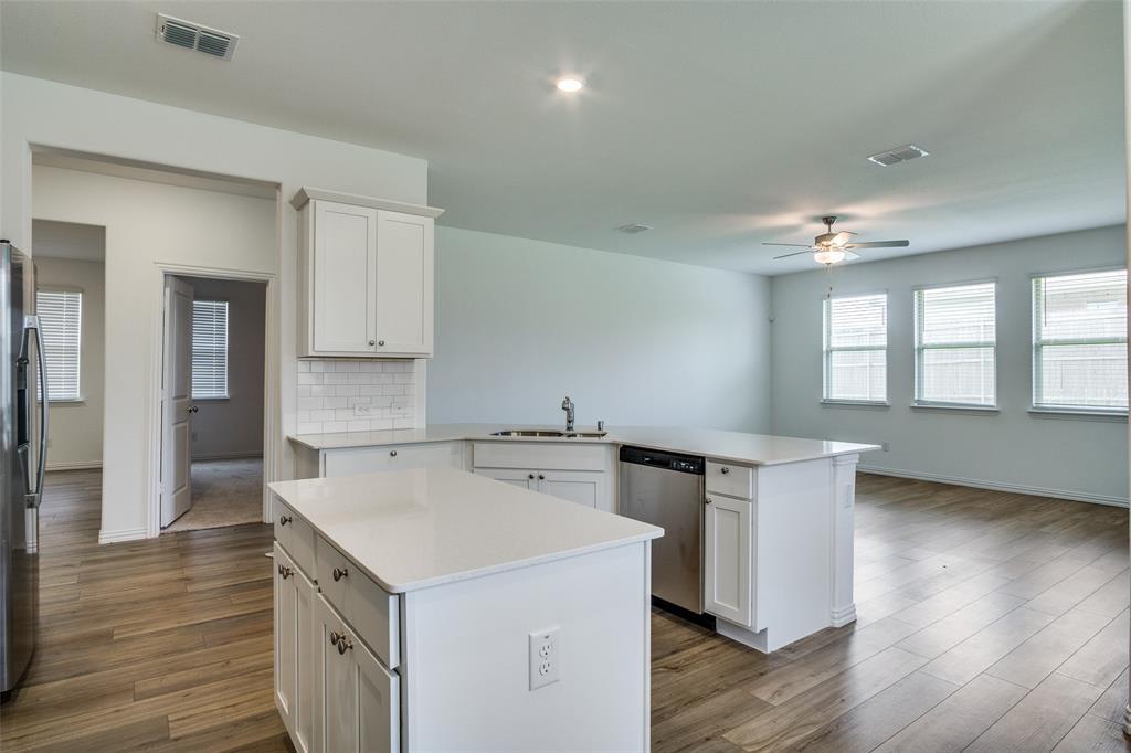 1228 Almond Road Azle, TX 76020 - Photo 2 of 13