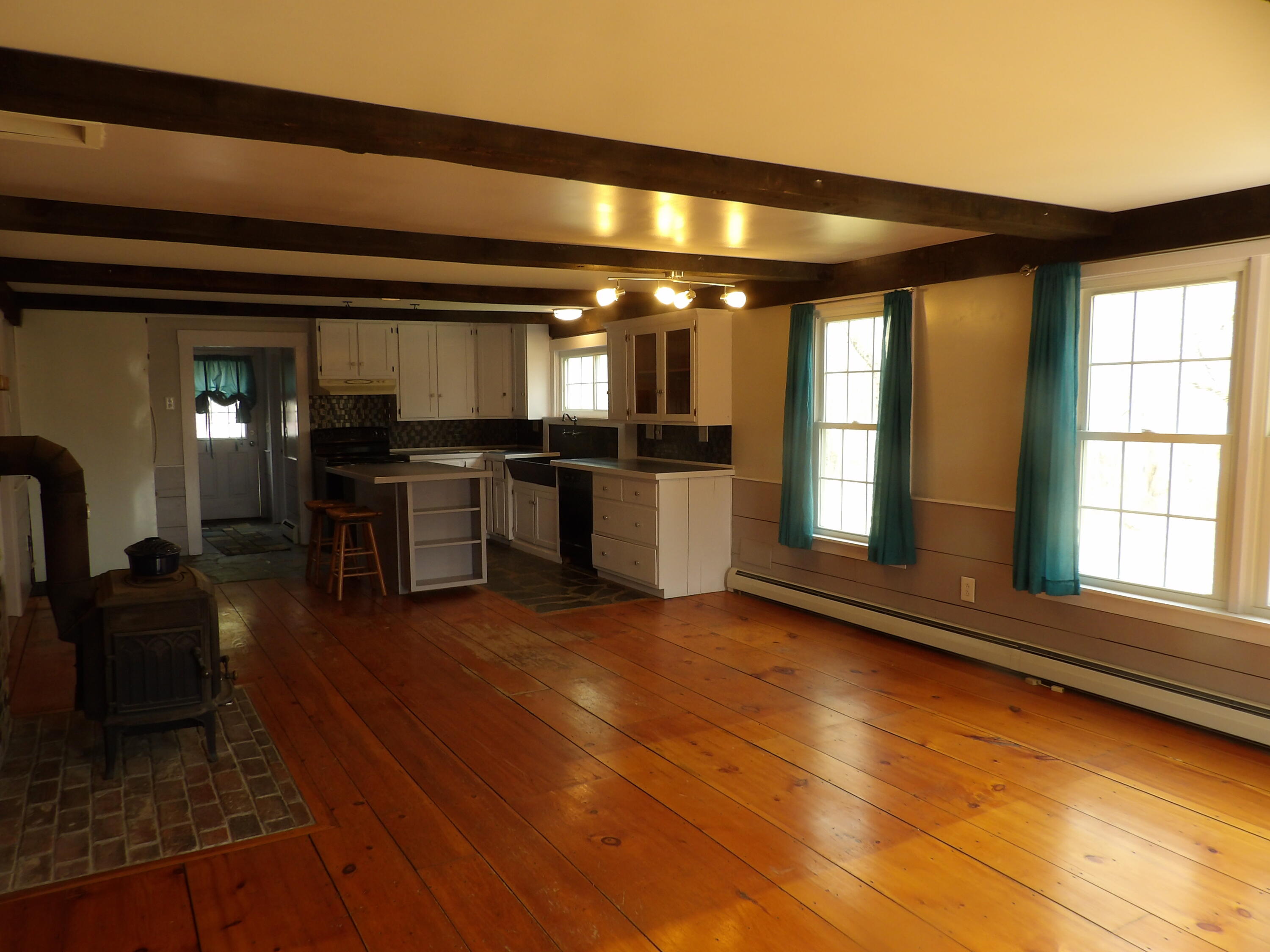 151 Main Road South Hampden, ME 04444 - Photo 7 of 22 100_0757