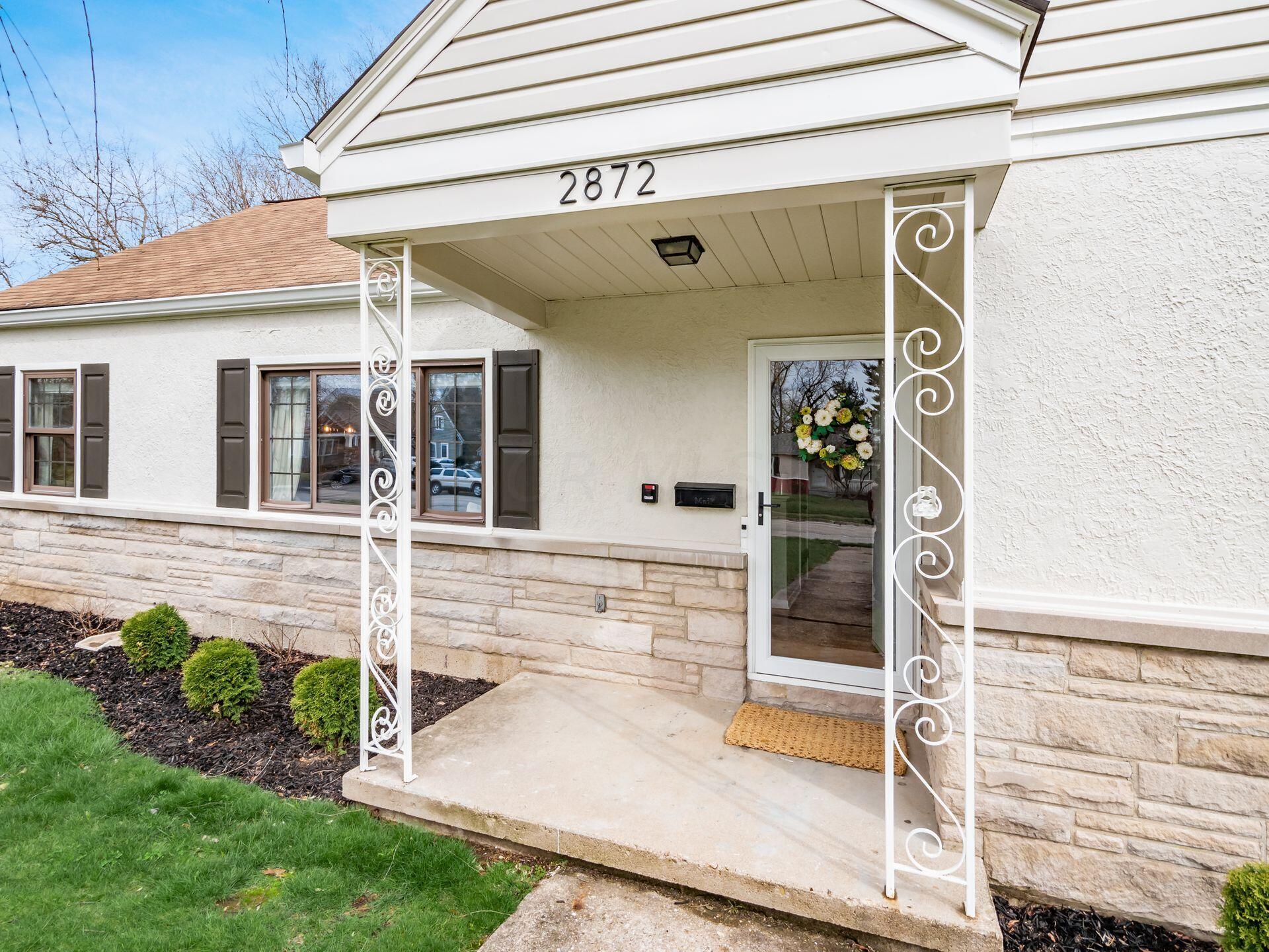 2872 Zollinger Road Columbus, OH 43221 - Photo 2 of 26 Front Porch