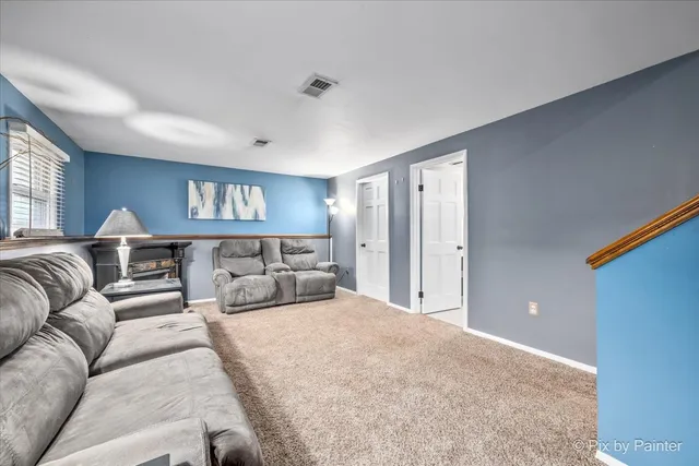 $375,000 | 890 Greenfield Avenue, South Elgin, IL 60177