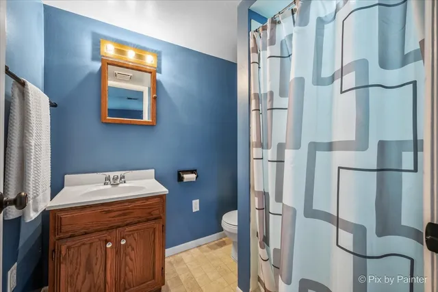 $375,000 | 890 Greenfield Avenue, South Elgin, IL 60177